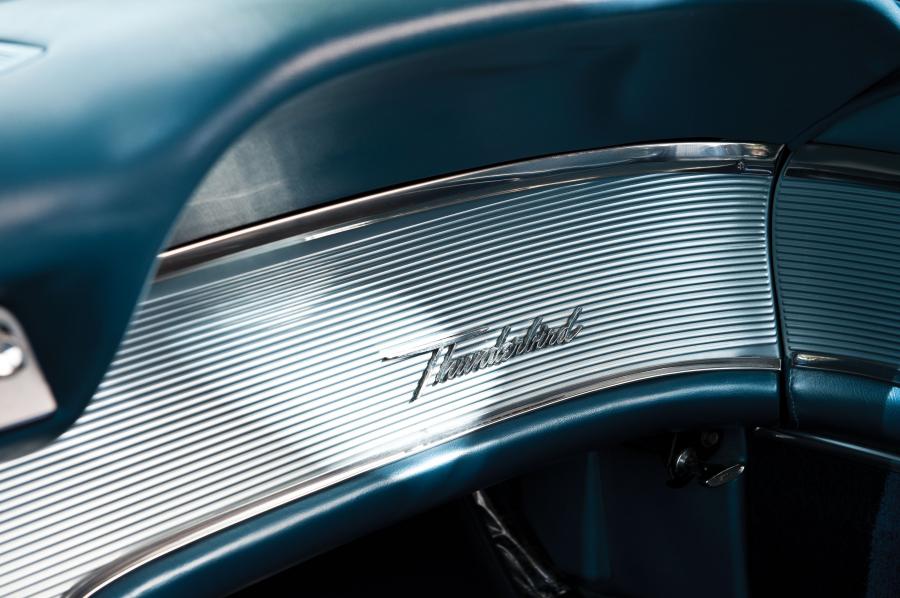  Ford Thunderbird Convertible 1963 года  (фото 7 из 28)